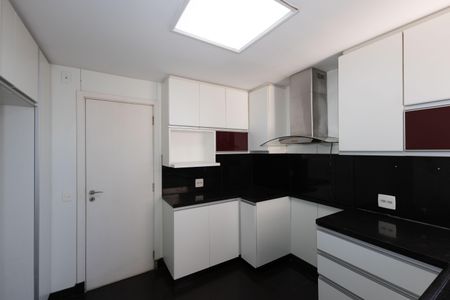 Apartamento à venda com 144m², 4 quartos e 3 vagasCozinha