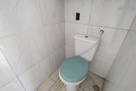 Casa de condomínio à venda com 180m², 3 quartos e 2 vagasLavabo