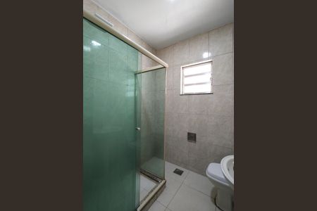 Casa de condomínio à venda com 180m², 3 quartos e 2 vagasBanheiro 1