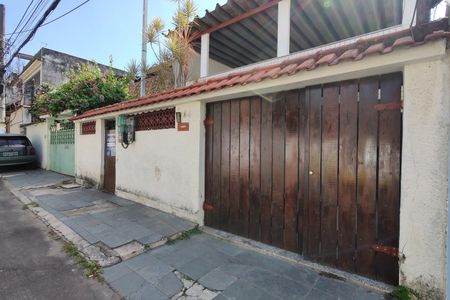 Casa de condomínio à venda com 180m², 3 quartos e 2 vagasFachada da Casa
