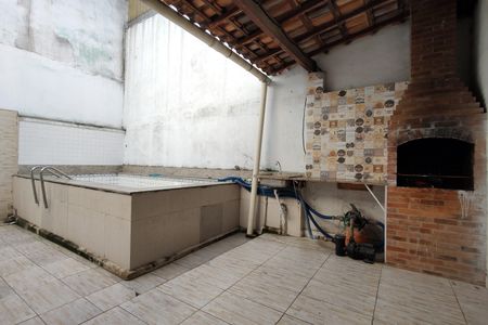 Casa de condomínio à venda com 180m², 3 quartos e 2 vagasQuintal