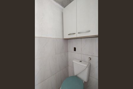 Casa de condomínio à venda com 180m², 3 quartos e 2 vagasLavabo