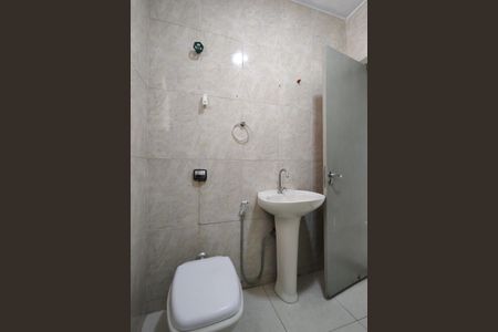 Casa de condomínio à venda com 180m², 3 quartos e 2 vagasBanheiro 1