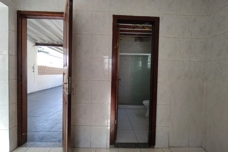 Casa de condomínio à venda com 180m², 3 quartos e 2 vagasSuíte