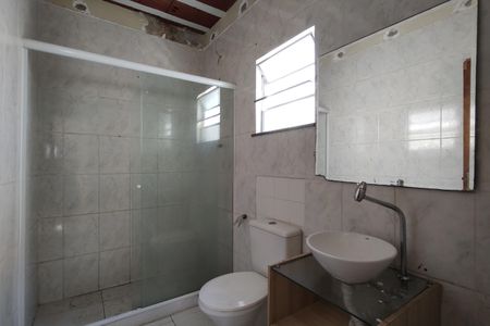 Casa de condomínio à venda com 180m², 3 quartos e 2 vagasBanheiro da Suíte