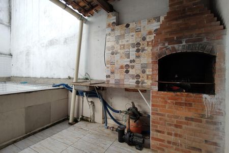 Casa de condomínio à venda com 180m², 3 quartos e 2 vagasChurrasqueira