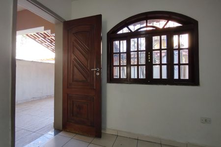 Casa de condomínio à venda com 180m², 3 quartos e 2 vagasSala