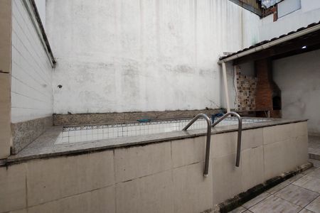 Casa de condomínio à venda com 180m², 3 quartos e 2 vagasPiscina