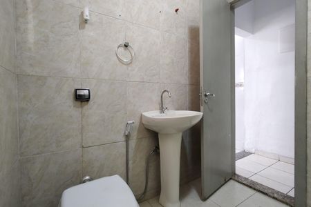 Casa de condomínio à venda com 180m², 3 quartos e 2 vagasBanheiro 1