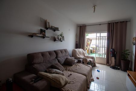 Casa à venda com 178m², 3 quartos e 1 vaga Casa à venda com 178m², 3 quartos e 1 vagaSala