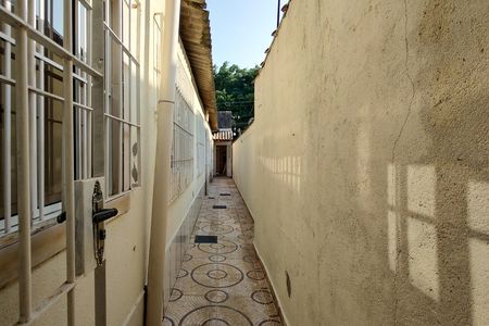 Casa para alugar com 90m², 2 quartos e 1 vaga Casa para alugar com 90m², 2 quartos e 1 vagaCorredor lateral