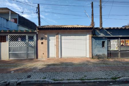 Casa para alugar com 90m², 2 quartos e 1 vaga Casa para alugar com 90m², 2 quartos e 1 vagaFachada