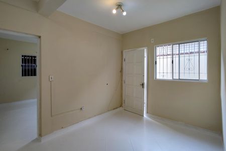 Casa para alugar com 90m², 2 quartos e 1 vaga Casa para alugar com 90m², 2 quartos e 1 vagaSala