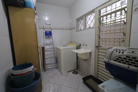 Casa à venda com 221m², 3 quartos e 4 vagasLavanderia