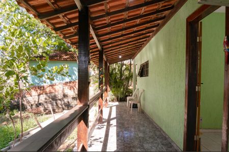 Casa de condomínio à venda com 180m², 3 quartos e 3 vagasVaranda