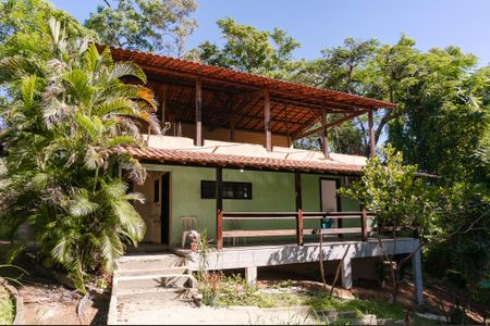 Casa de condomínio à venda com 180m², 3 quartos e 3 vagasFachada