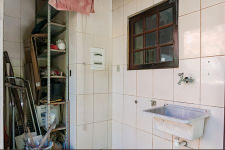 Casa de condomínio à venda com 180m², 3 quartos e 3 vagasÁrea de Serviço