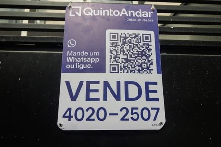 Casa à venda com 205m², 3 quartos e 4 vagas Casa à venda com 205m², 3 quartos e 4 vagasPlaca