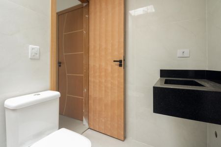 Casa à venda com 205m², 3 quartos e 4 vagas Casa à venda com 205m², 3 quartos e 4 vagasBanheiro Suíte 2