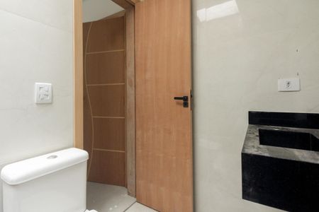 Casa à venda com 205m², 3 quartos e 4 vagas Casa à venda com 205m², 3 quartos e 4 vagasBanheiro Suíte 2