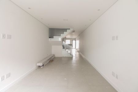 Casa à venda com 205m², 3 quartos e 4 vagas Casa à venda com 205m², 3 quartos e 4 vagasSala