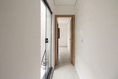 Casa à venda com 205m², 3 quartos e 4 vagas Casa à venda com 205m², 3 quartos e 4 vagasCorredor de Acesso