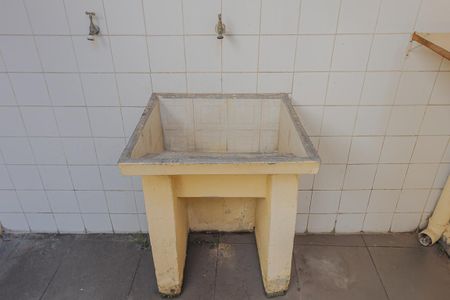 Casa para alugar com 20m², 1 quarto e sem vagaÁrea de Serviço