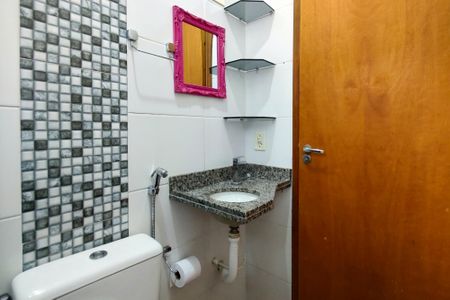 Casa de condomínio para alugar com 63m², 2 quartos e 1 vagaBanheiro