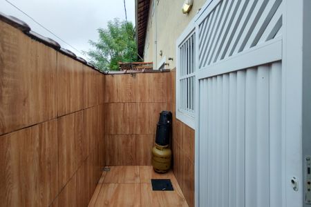 Casa de condomínio para alugar com 63m², 2 quartos e 1 vagaQuintal