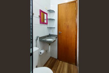 Casa de condomínio para alugar com 63m², 2 quartos e 1 vagaBanheiro