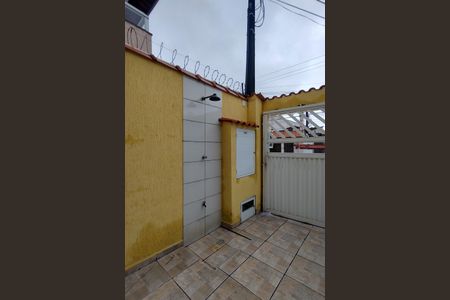 Casa de condomínio para alugar com 63m², 2 quartos e 1 vagaDucha