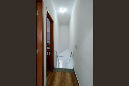 Casa de condomínio para alugar com 63m², 2 quartos e 1 vagaEscada