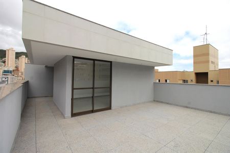 Apartamento à venda com 144m², 2 quartos e 2 vagasCobertura