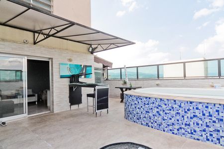 Apartamento à venda com 164m², 2 quartos e 1 vaga Apartamento à venda com 164m², 2 quartos e 1 vagaCobertura