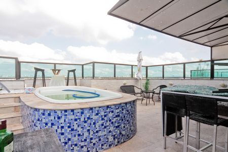 Apartamento à venda com 164m², 2 quartos e 1 vaga Apartamento à venda com 164m², 2 quartos e 1 vagaCobertura