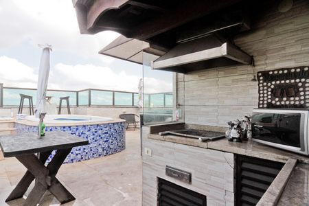 Apartamento à venda com 164m², 2 quartos e 1 vaga Apartamento à venda com 164m², 2 quartos e 1 vagaCobertura