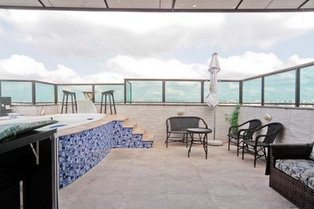 Apartamento à venda com 164m², 2 quartos e 1 vaga Apartamento à venda com 164m², 2 quartos e 1 vagaCobertura