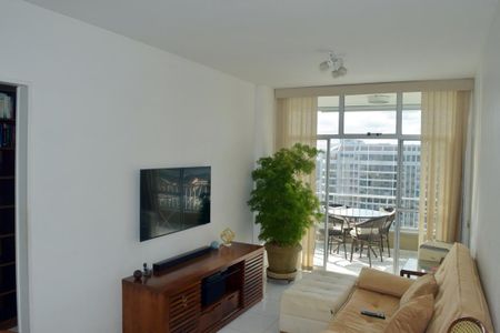 Apartamento à venda com 70m², 2 quartos e 1 vagaSala