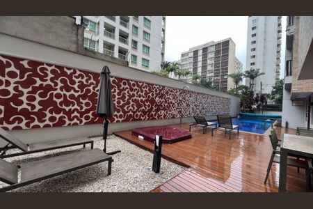 Studio para alugar com 38m², 1 quarto e 1 vaga Studio para alugar com 38m², 1 quarto e 1 vagaPiscina
