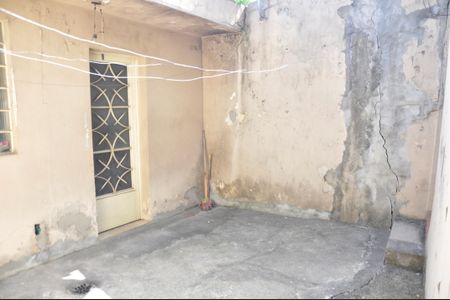 Casa à venda com 116m², 2 quartos e 1 vaga Casa à venda com 116m², 2 quartos e 1 vagaQuintal