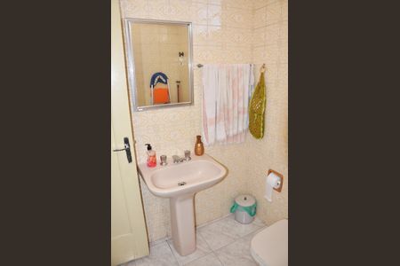 Casa à venda com 116m², 2 quartos e 1 vaga Casa à venda com 116m², 2 quartos e 1 vagaBanheiro Social