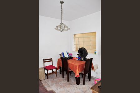 Casa à venda com 116m², 2 quartos e 1 vaga Casa à venda com 116m², 2 quartos e 1 vagaSala