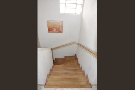 Casa à venda com 116m², 2 quartos e 1 vaga Casa à venda com 116m², 2 quartos e 1 vaga Escada Quarto