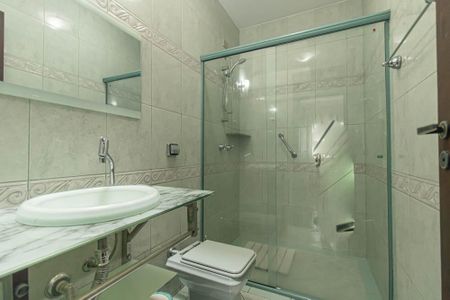 Casa para alugar com 308m², 3 quartos e 3 vagasBanheiro Social