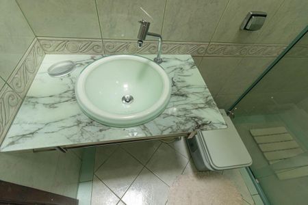 Casa para alugar com 308m², 3 quartos e 3 vagasBanheiro Social