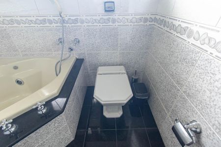 Casa para alugar com 308m², 3 quartos e 3 vagasBanheiro da Suíte