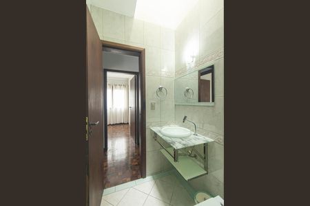 Casa para alugar com 308m², 3 quartos e 3 vagasBanheiro Social