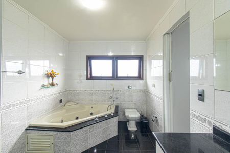 Casa para alugar com 308m², 3 quartos e 3 vagasBanheiro da Suíte