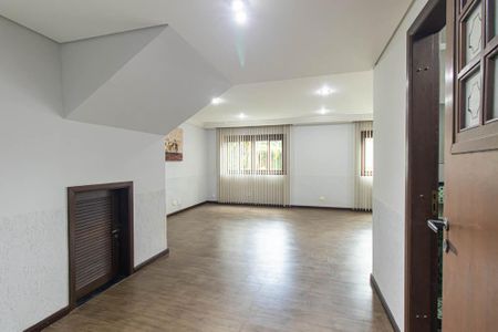 Casa para alugar com 308m², 3 quartos e 3 vagasSala