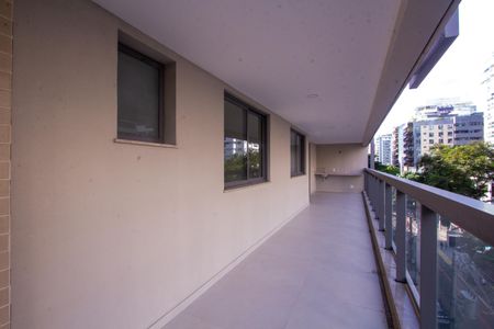 Apartamento à venda com 144m², 4 quartos e 2 vagasVaranda da Sala